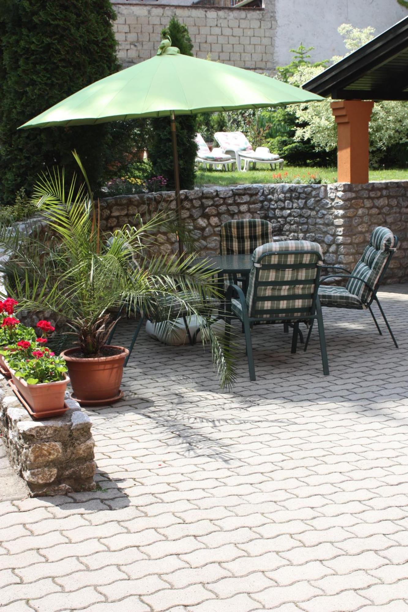 Europa Panzio Bed & Breakfast Eger Bagian luar foto